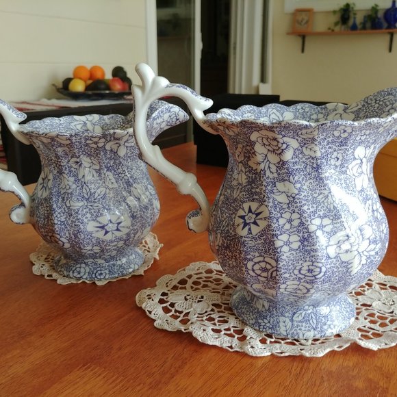 Set of 2 Jar Blue White victorian Floral Ceramic Pitchers 5.5 and 7 inch Ruffled - Picture 2 of 8